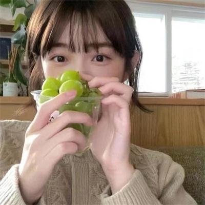 腰间持枪